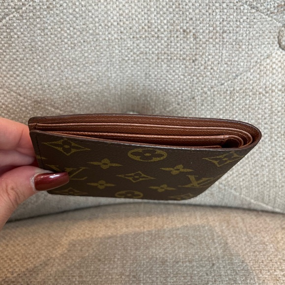 SALE ⏰ Louis Vuitton Monogram Bifold Wallet - Picture 8 of 12